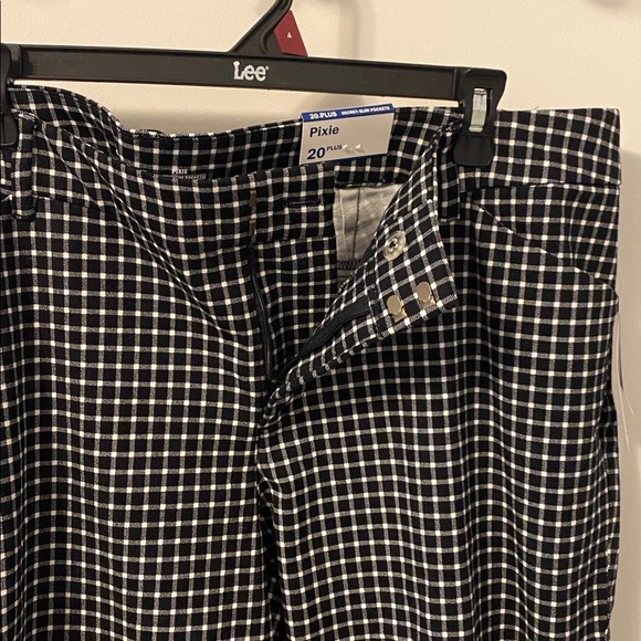 Capris pants - Picture 4 of 9